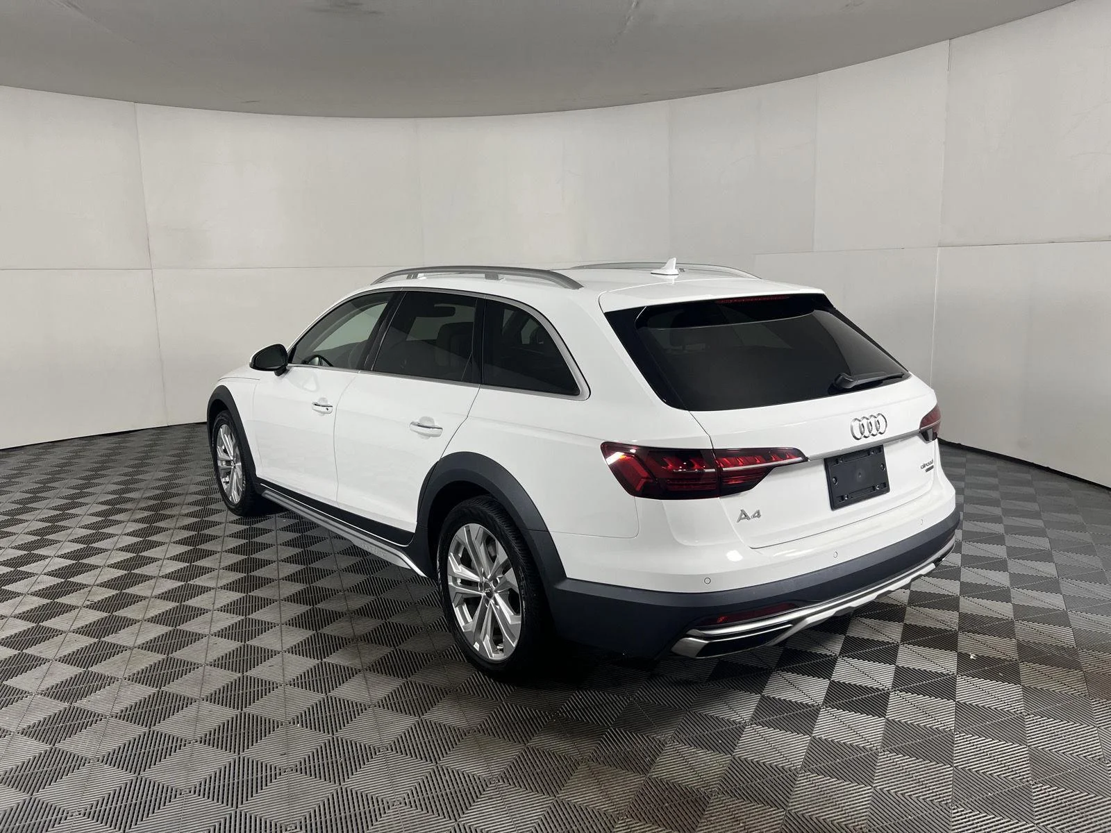 Used 2020 Ibis White Audi Premium Plus image 6