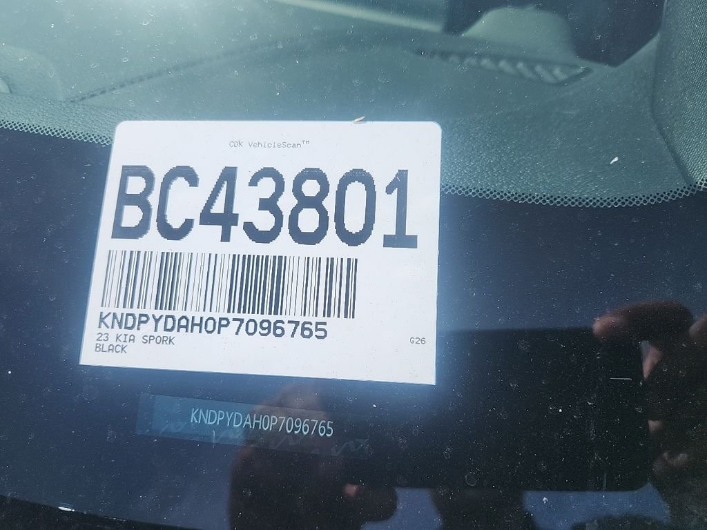 Used 2023 Black Kia X-Line image 4