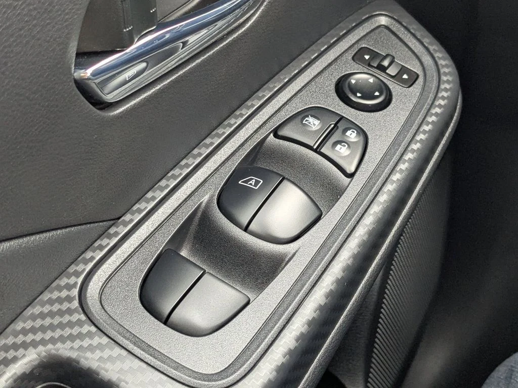 2025 Nissan Versa Sedan SV - Photo 21