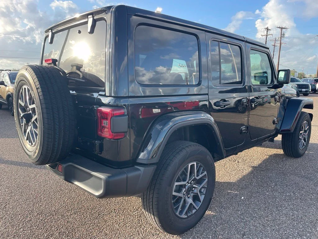 Used 2025 Black Jeep Sahara image 3