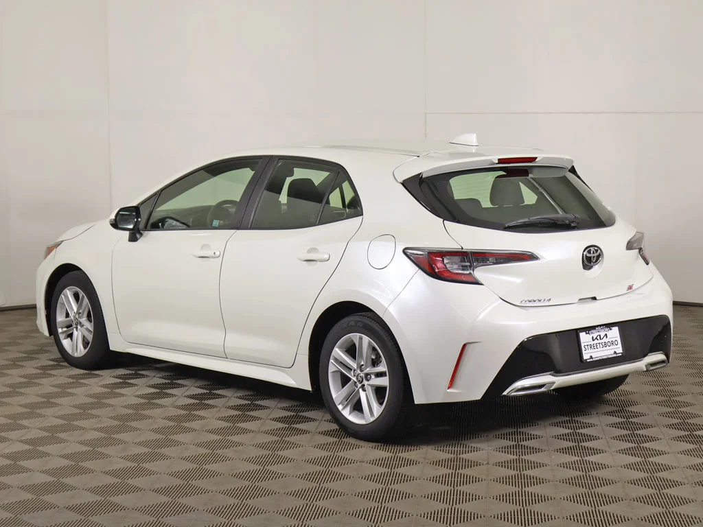 Used 2019 White Toyota SE image 6
