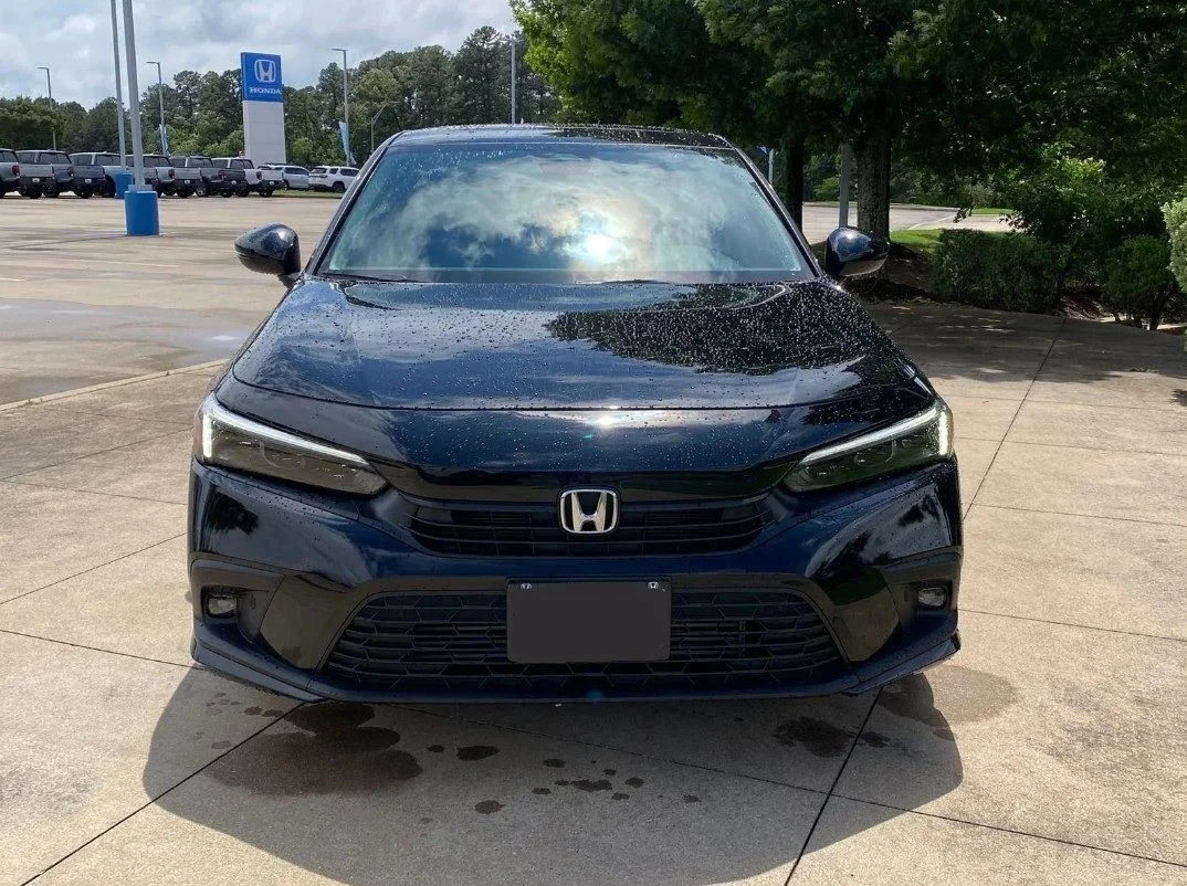 Used 2024  Honda Touring image 2