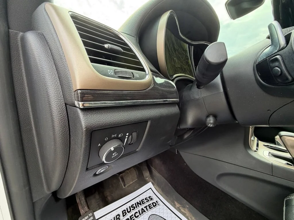 Used 2017 Bright White Clea Jeep Overland image 22
