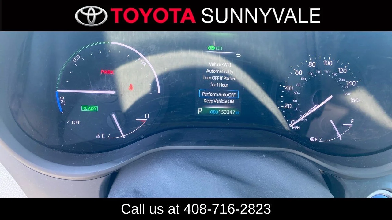 Used 2022 Green Toyota LE image 3
