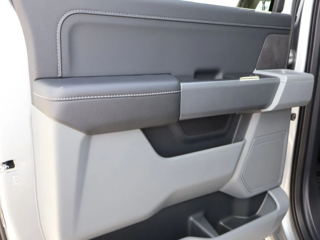 Used 2024 Silver Ford XLT image 18