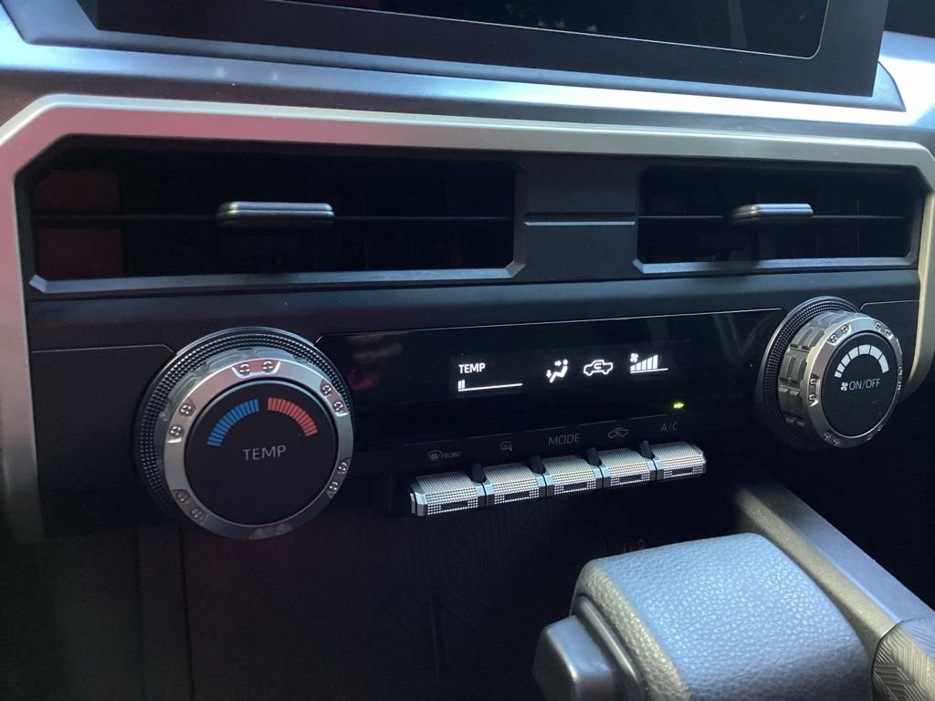 Used 2025  Toyota SR5 image 16