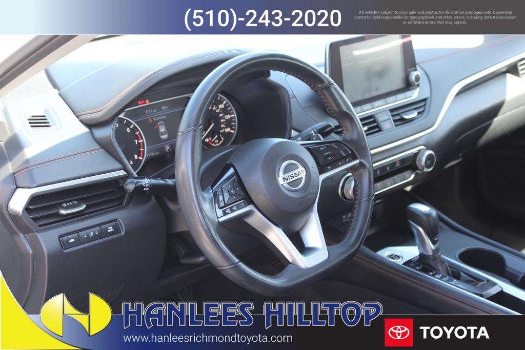 Used 2021 White Nissan 2.5 SR image 11