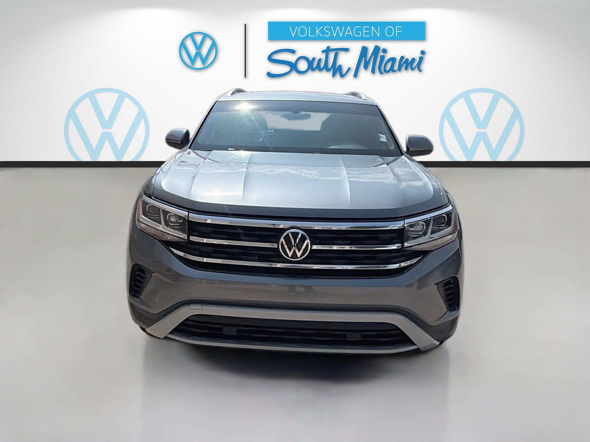 Certified Used 2023 Platinum Gray Metallic Volkswagen 3.6L V6 SE w/Technology image 2