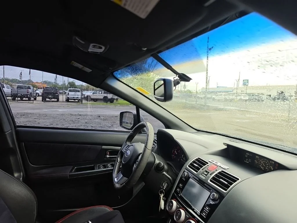Used 2016  Subaru Base image 33