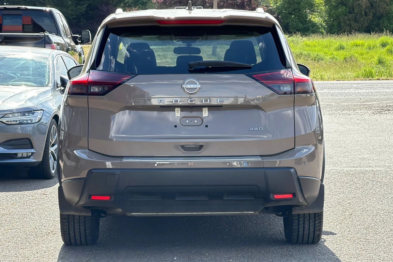 Used 2025 Baja Storm Metallic Nissan SV image 5