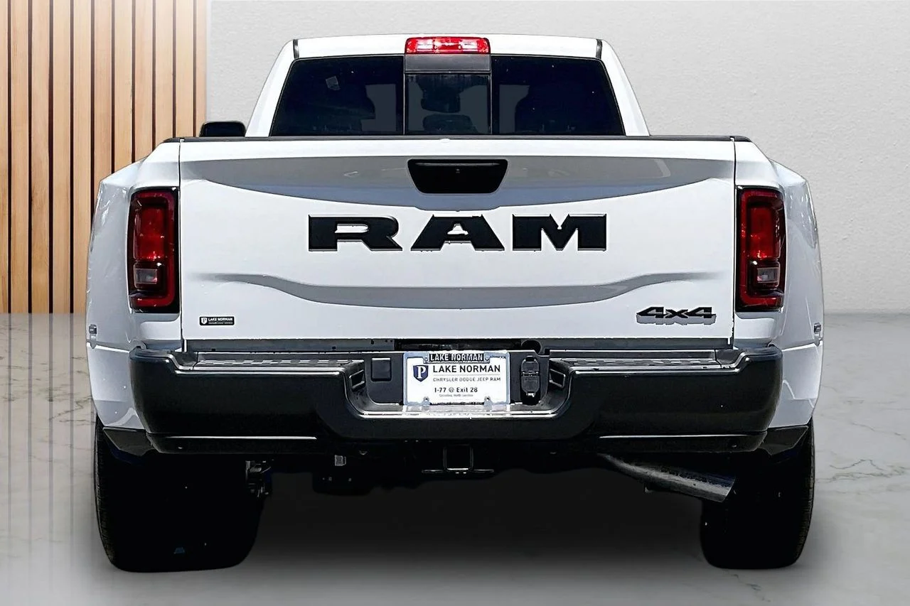 New 2026 Bright White Clear-Coat Exterior Paint RAM Tradesman image 8