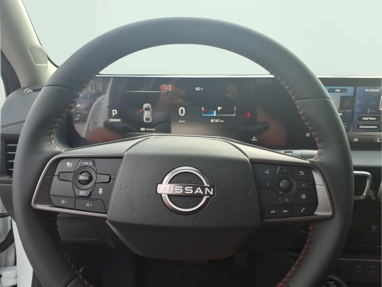 New 2026 Aspen White TriCoat / Super Black Two-tone Nissan SR image 25