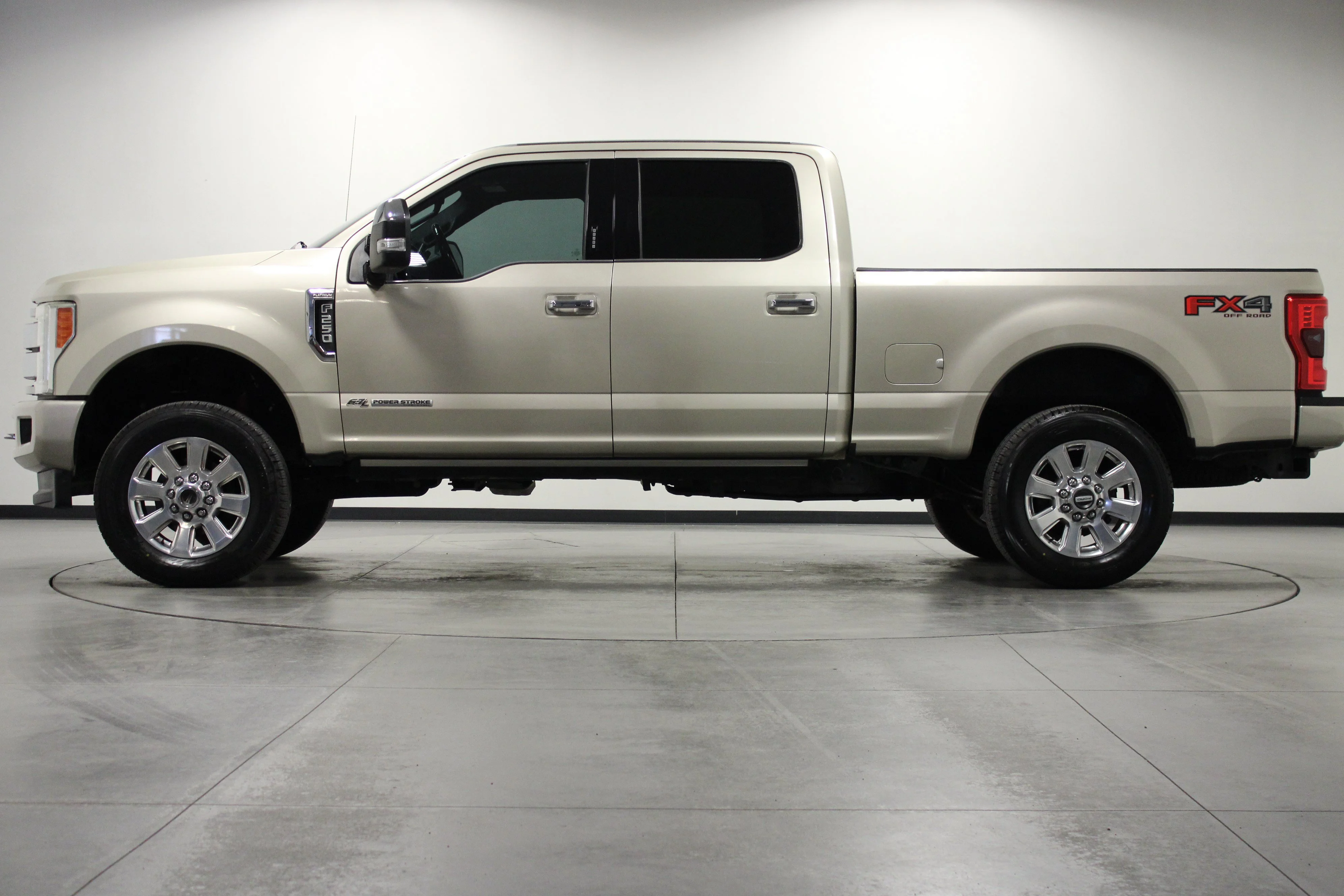 Used 2017 White Gold Metallic Ford Platinum image 7