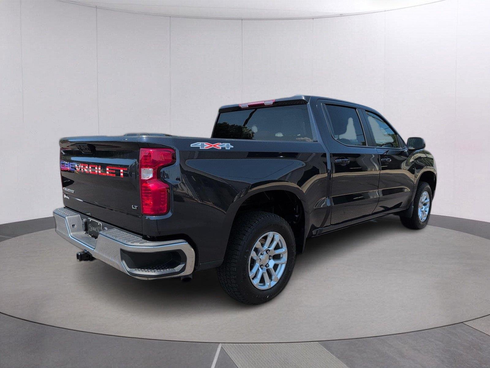 Used 2023 DARK ASH METALLIC Chevrolet LT image 7