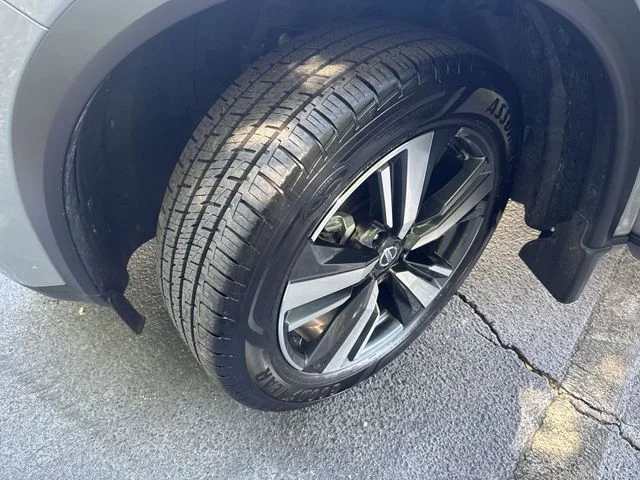 Used 2021 Gray Nissan SL image 34