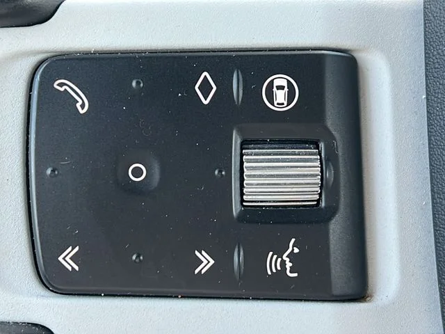 Used 2025 Black Land Rover S image 25