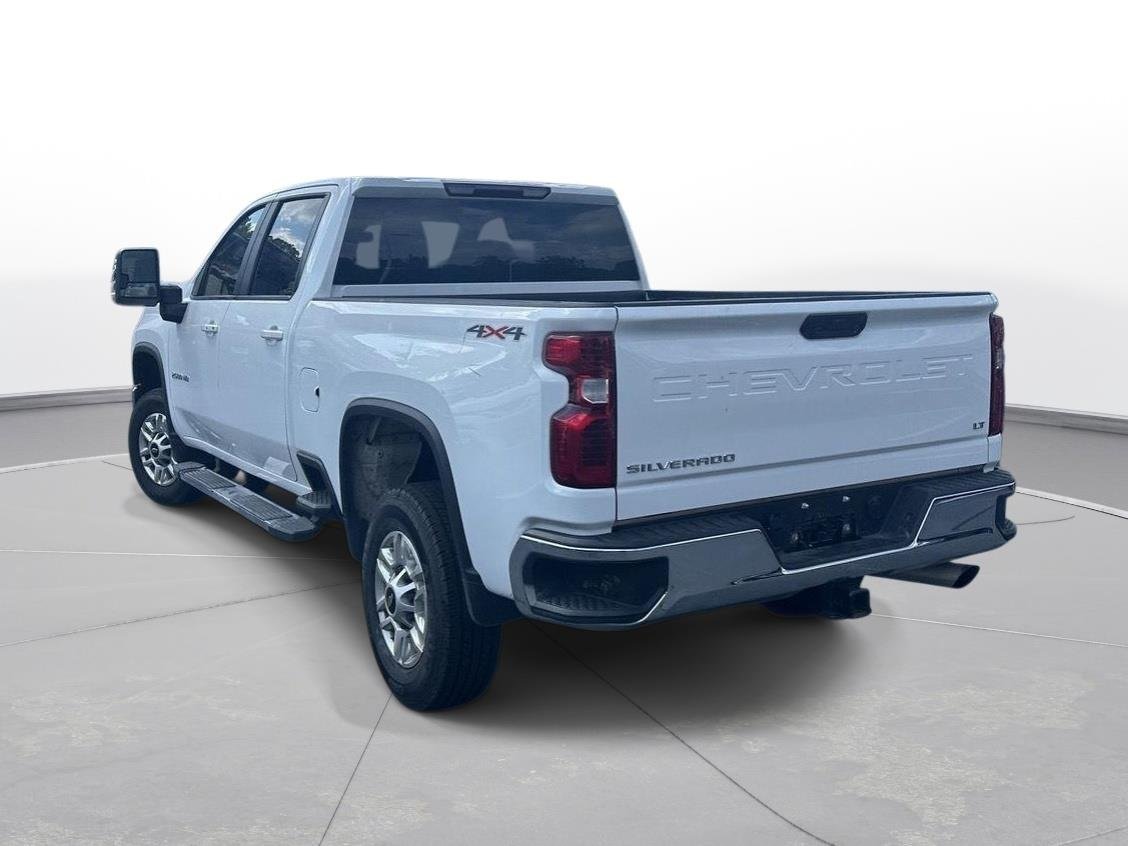 Used 2025 Summit White Chevrolet LT image 8