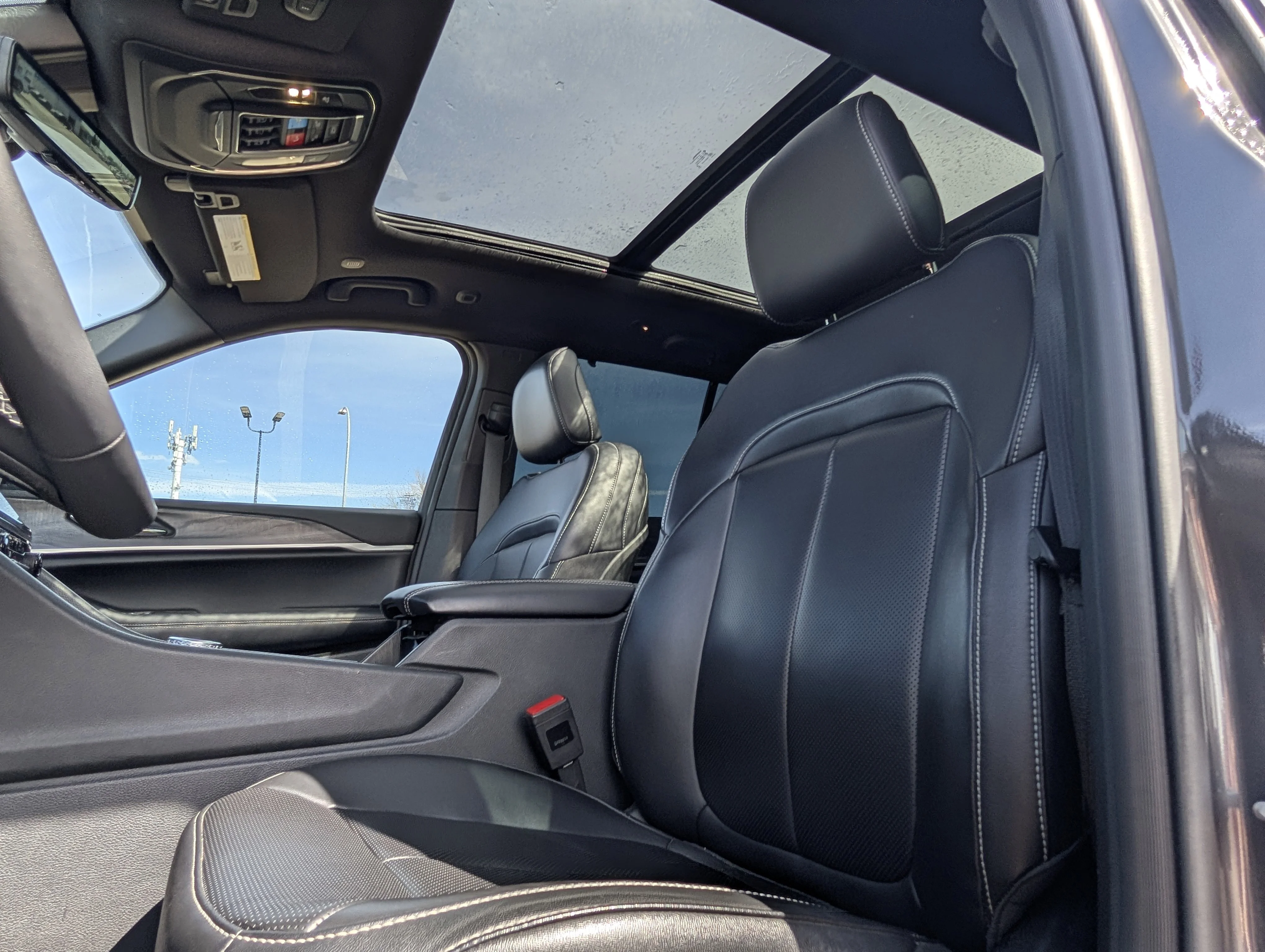 Used 2025 Baltic Grey Metallic Jeep Limited image 19