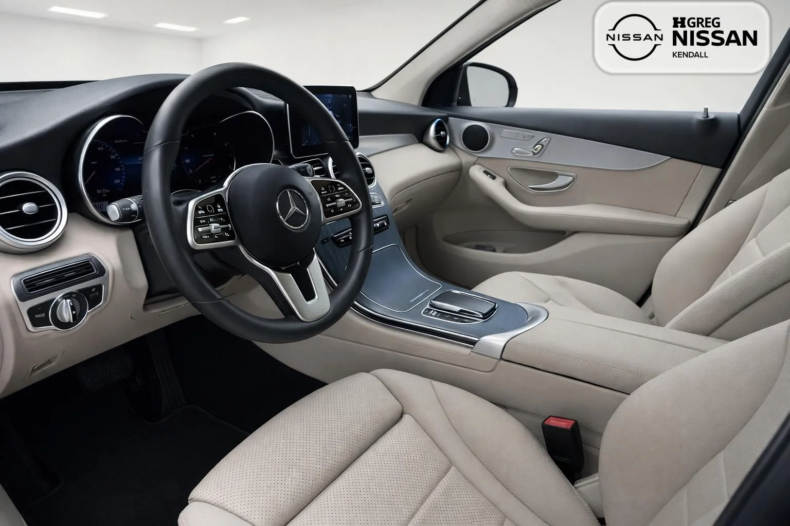 Used 2022 Black Mercedes-Benz GLC 300 image 7