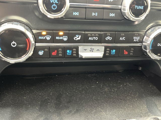 Used 2025 Agate Black Ford LARIAT image 24