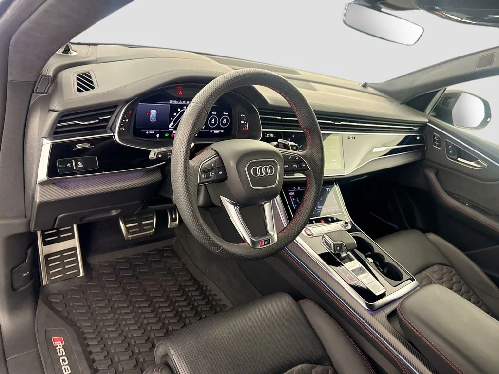 Used 2024  Audi 4.0T image 9