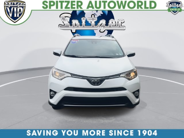 Used 2018 White Toyota XLE image 6