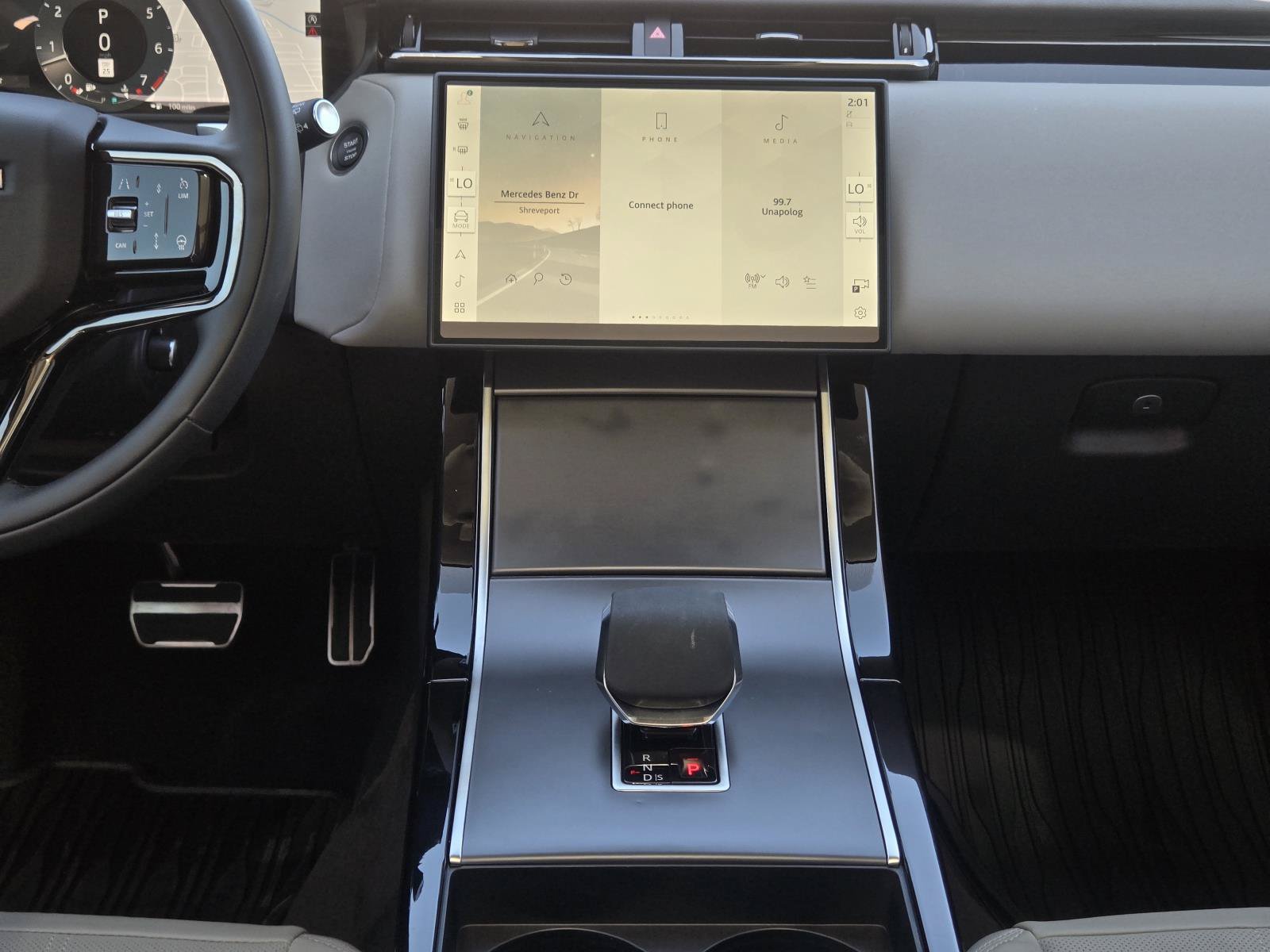Used 2025 Fuji White Land Rover Dynamic SE image 38
