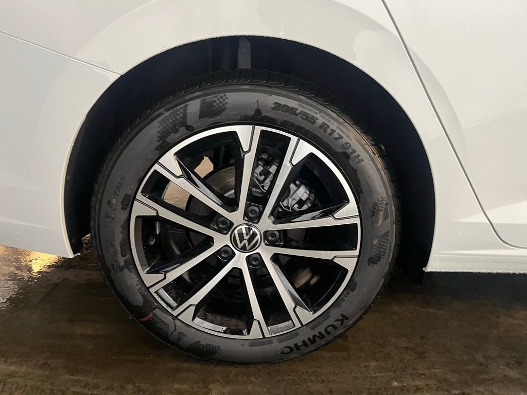 New 2026 White Volkswagen 1.5T Sport image 30
