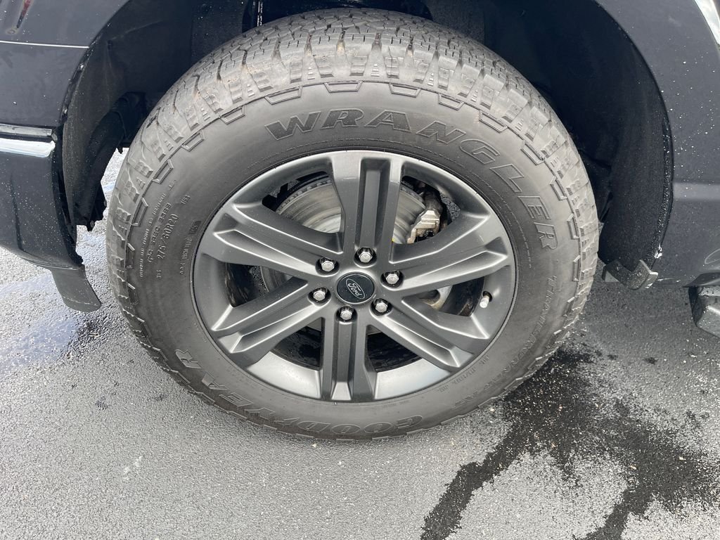 Used 2022 Black Ford  image 11