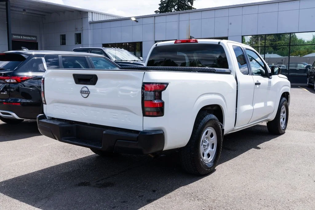 Used 2022 White Nissan S image 6