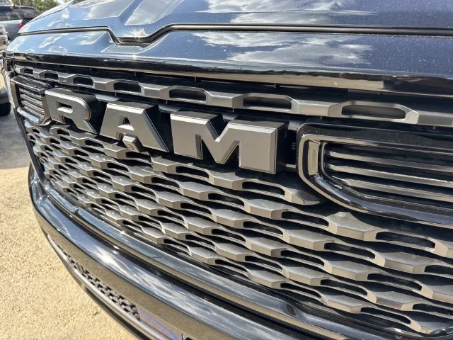 New 2026 Diamond Black Crystal Pearl-Coat Exterior Paint RAM Express image 7