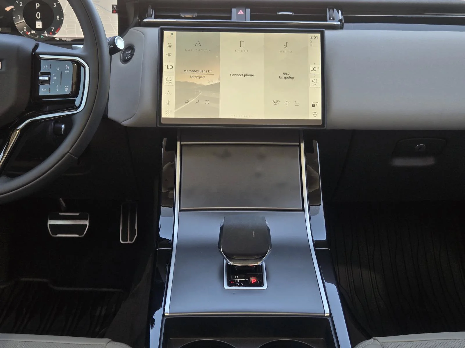 Certified Used 2025 Fuji White Land Rover Dynamic SE image 38
