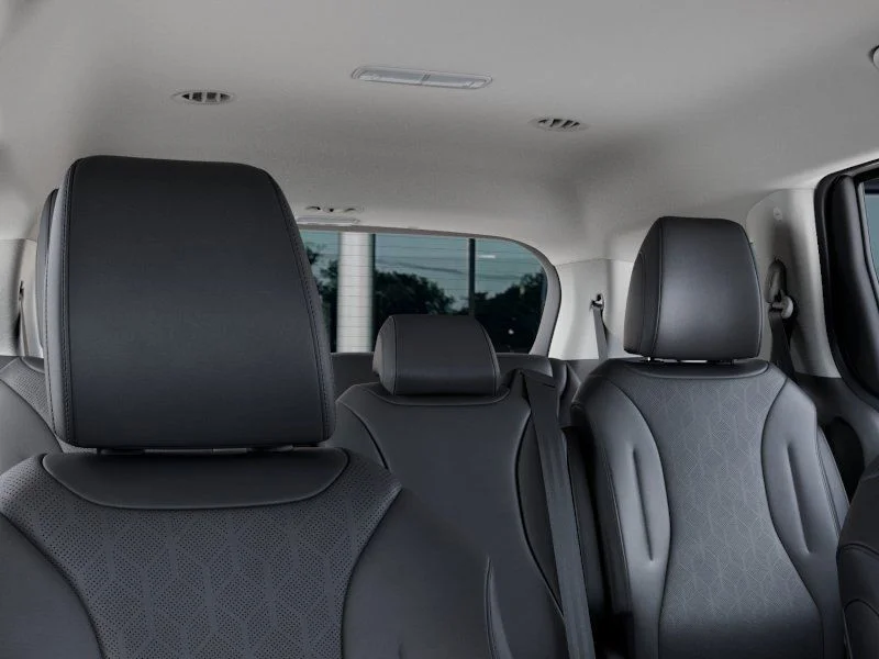 Used 2026 White Kia LXS image 28