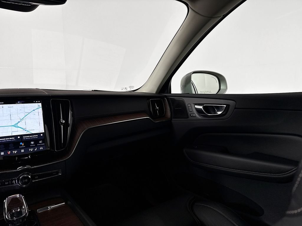 Used 2023 Silver Volvo B5 Ultimate Bright Theme image 25