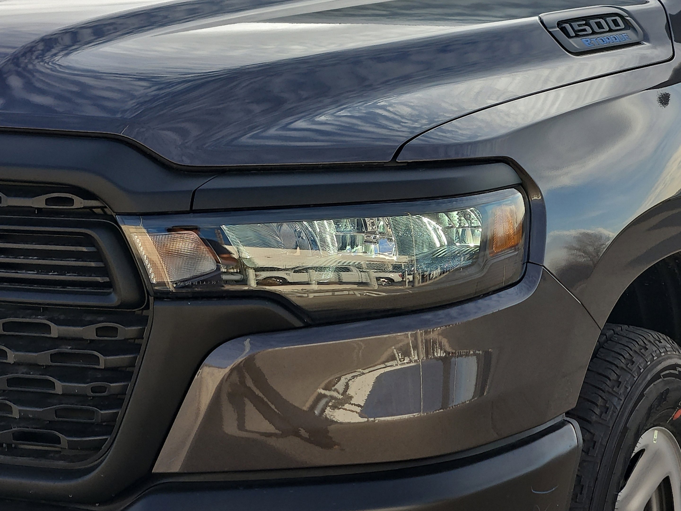 New 2026 Granite Crystal Metallic Clear-Coat Exterior Paint RAM Tradesman image 8