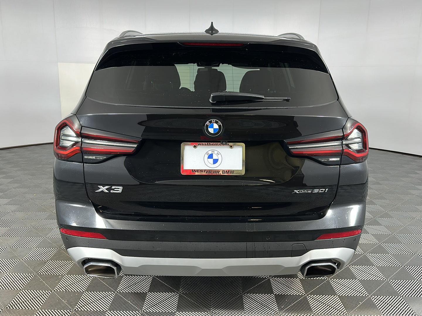Used 2024 Black Sapphire Metallic BMW xDrive30i image 26