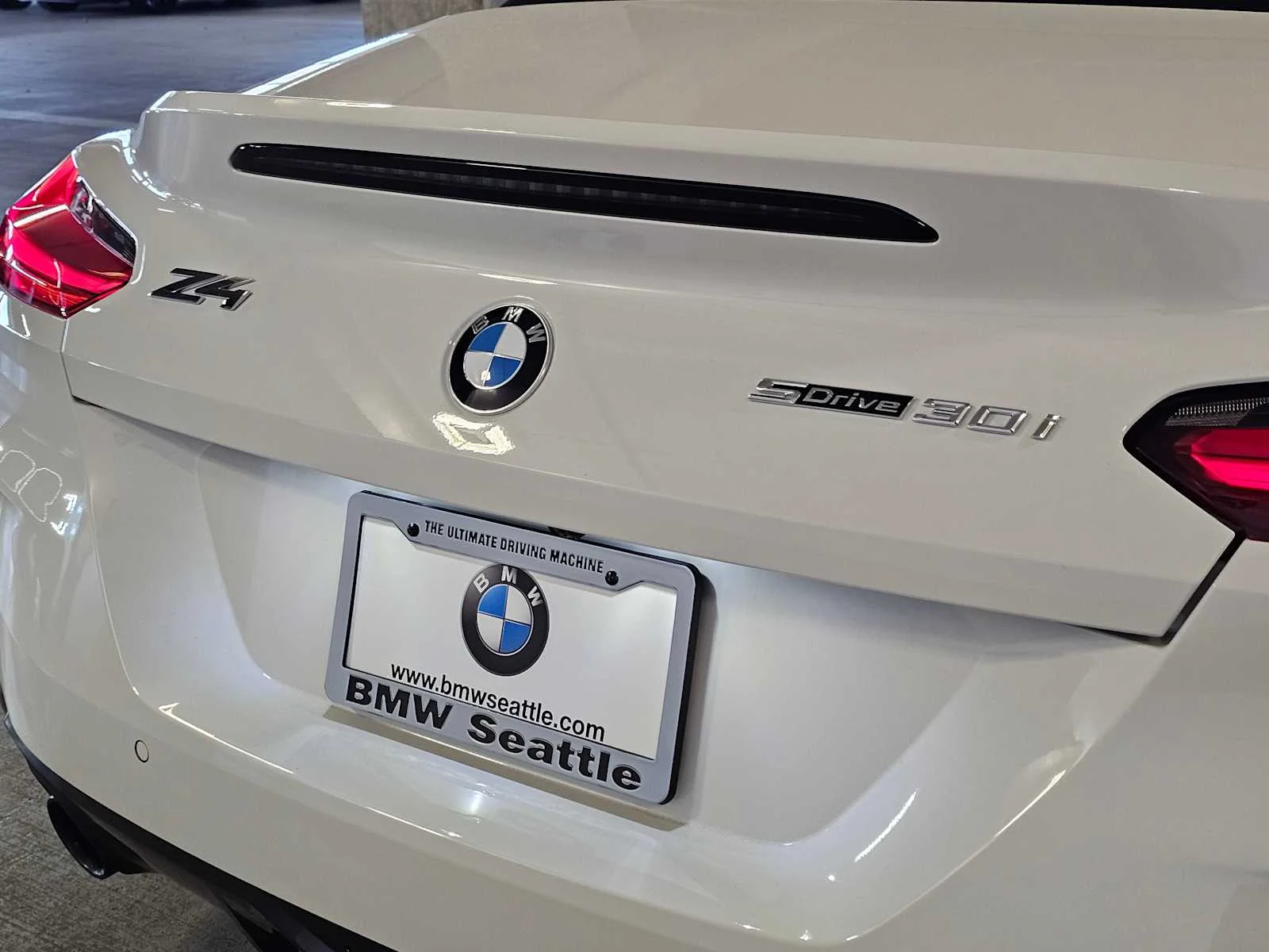 New 2026 Alpine White BMW sDrive30i image 7
