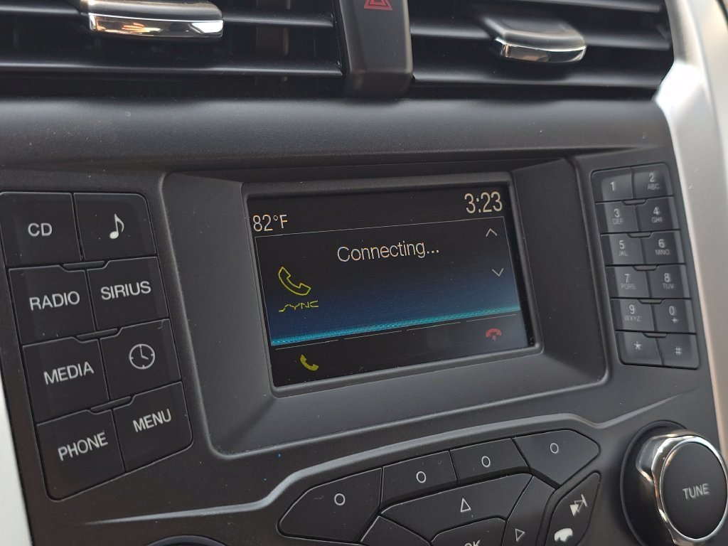 Used 2016 Gray Ford SE image 28