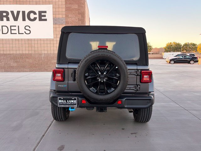 Used 2024 Gray Jeep Sahara 4xe image 9