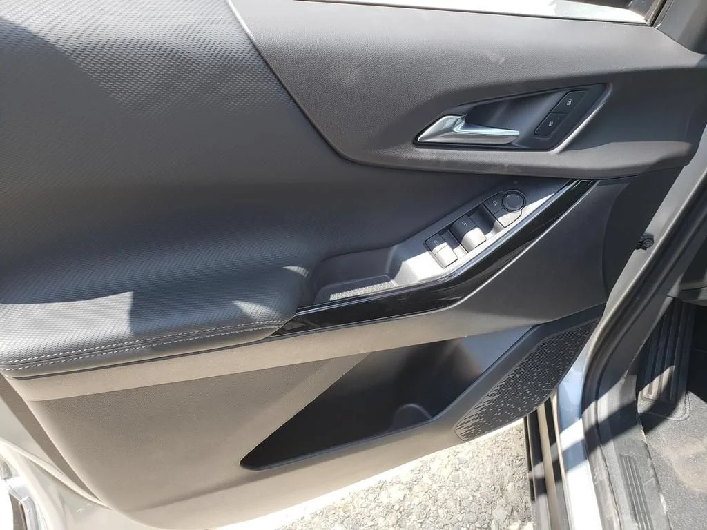 2027 Chevrolet Equinox LT - Photo 14