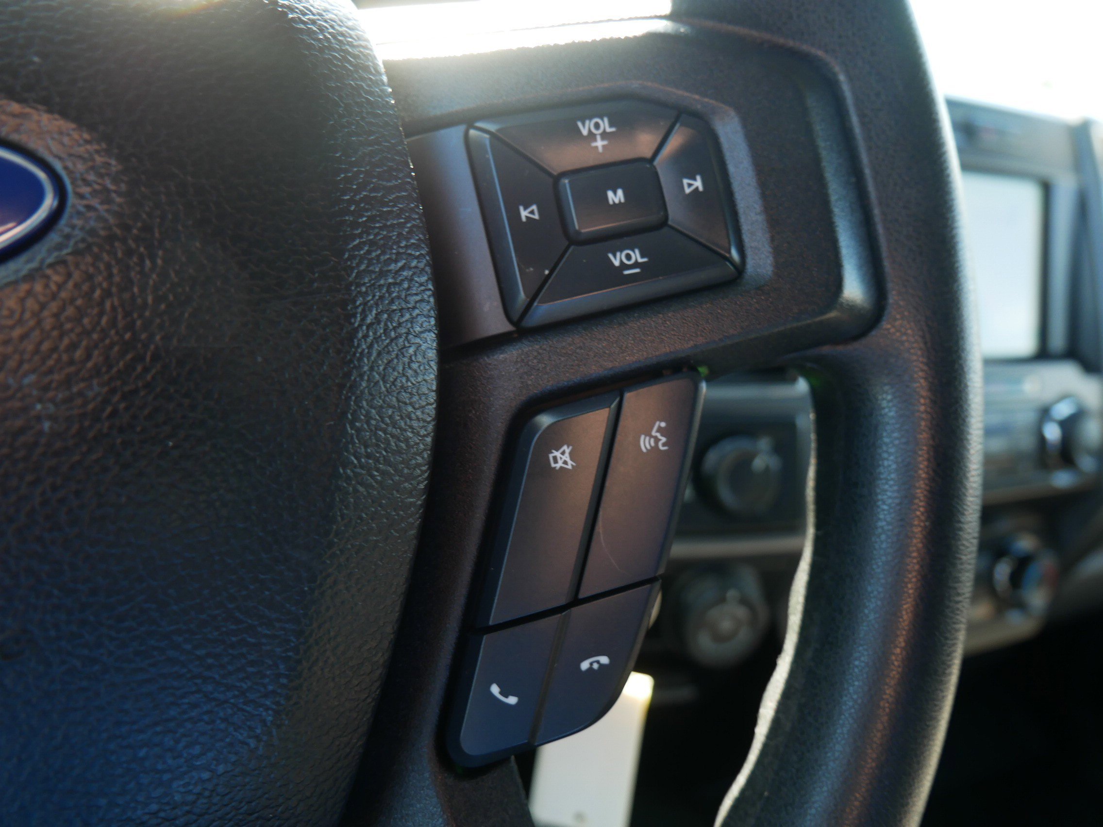 Used 2019 White Ford XLTV8 image 23