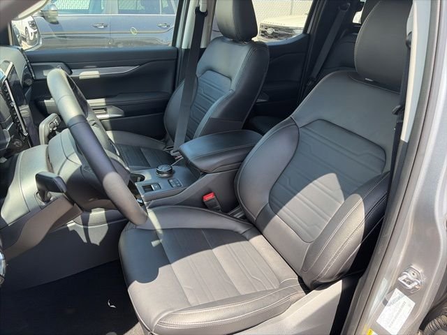 Used 2024 Silver Ford Lariat image 10