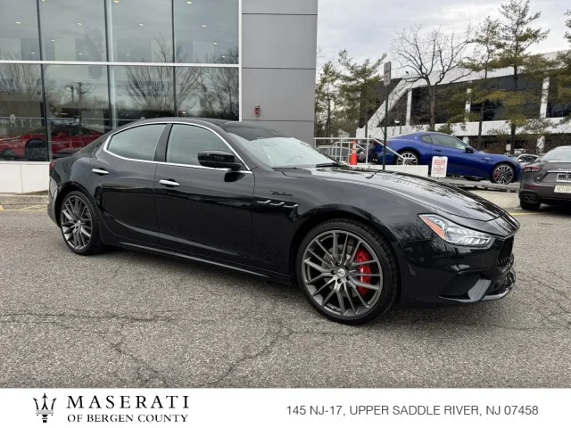 2022 Maserati Ghibli Modena Q4's photo