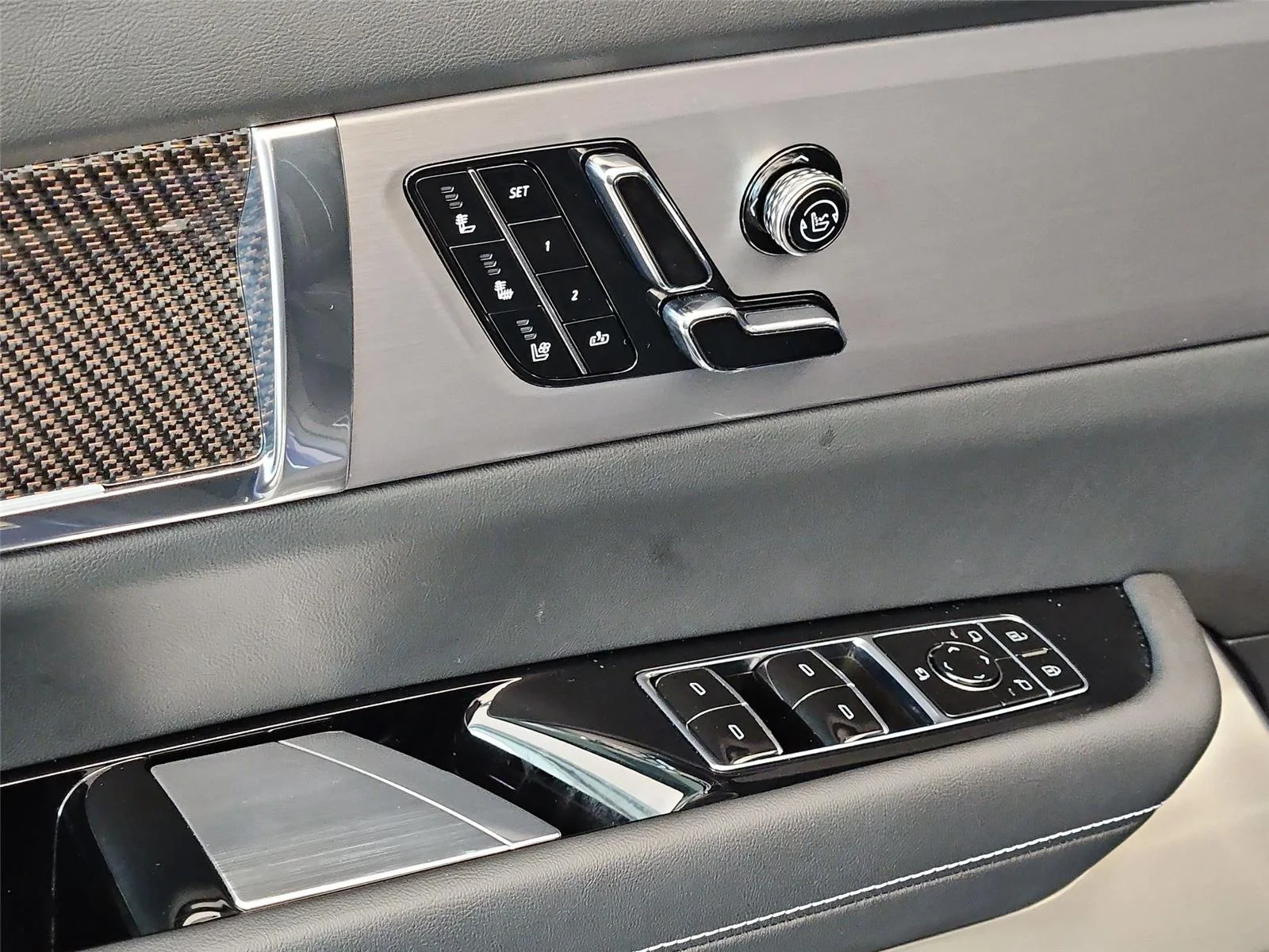 2026 Cadillac VISTIQ Sport - Photo 24