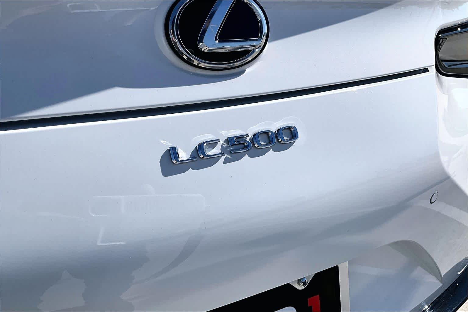 Used 2024 Ultra White Lexus  image 28
