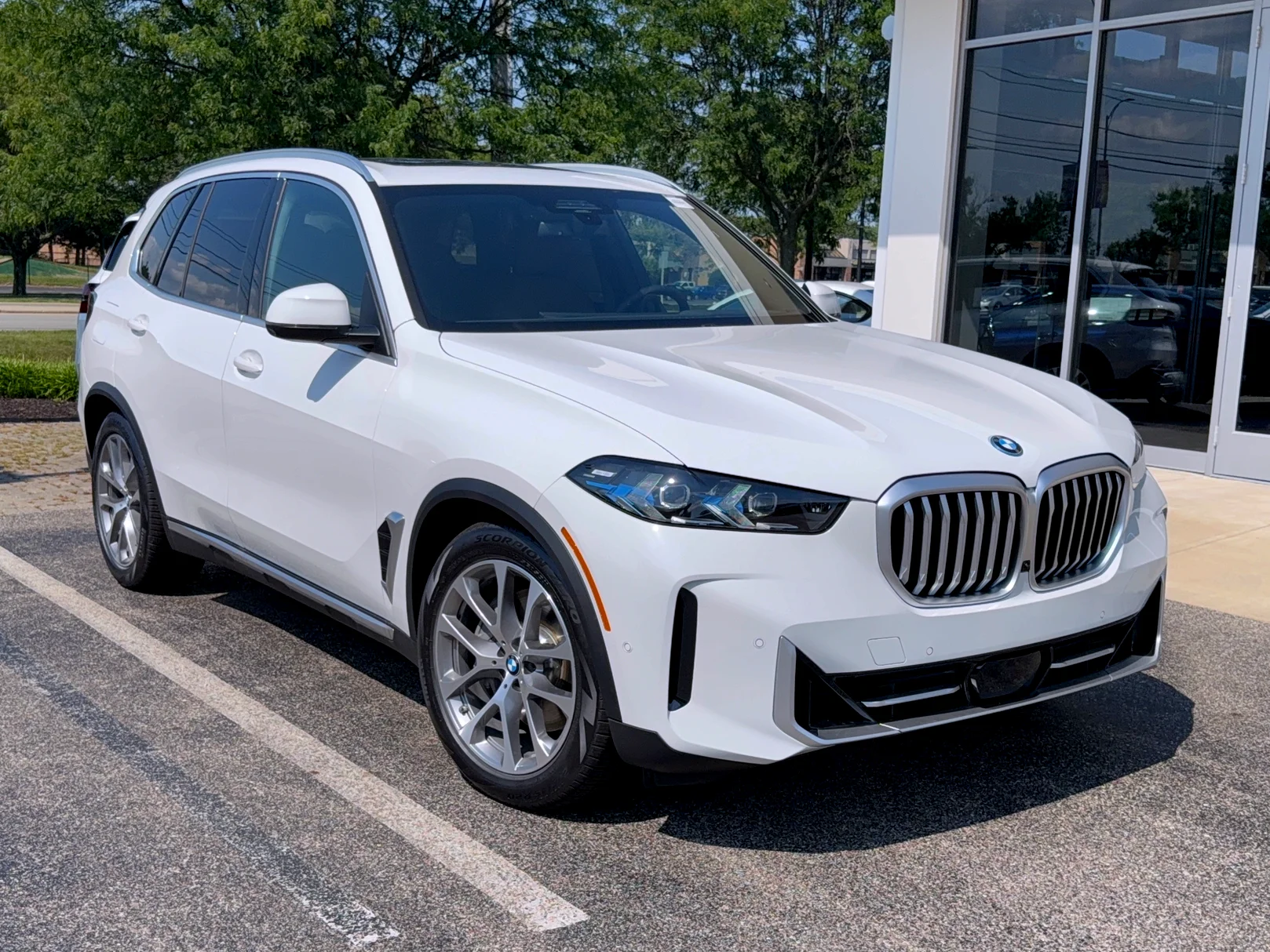 New 2026 Alpine White BMW xDrive50e image 1