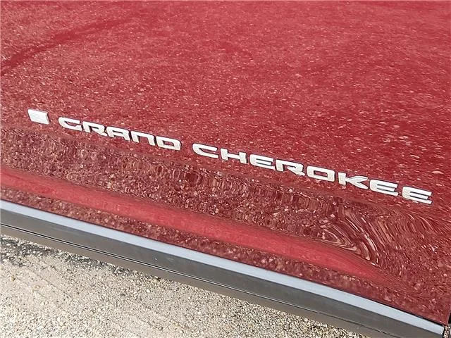 Used 2023 Red Jeep Limited 4x4 image 8