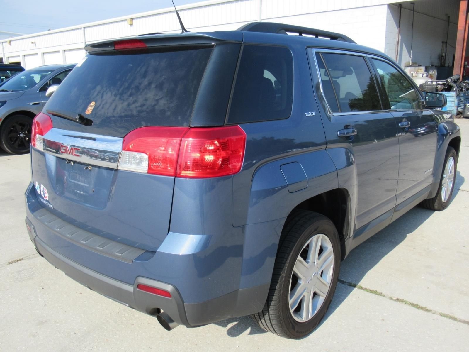 Used 2012 Blue GMC SLT-1 image 4