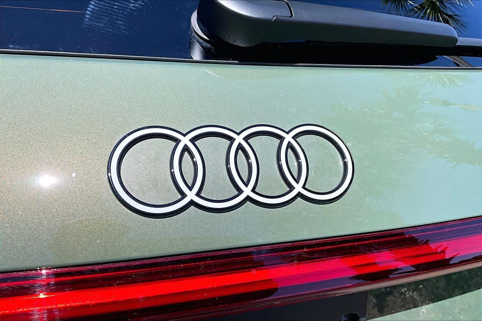 Used 2025 District Green Metallic Audi Prestige image 31
