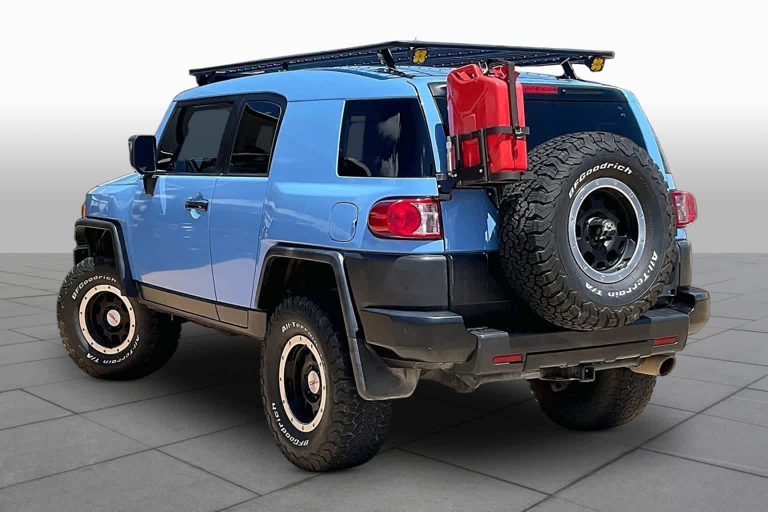 Used 2011 Cavalry Blue Toyota  image 10